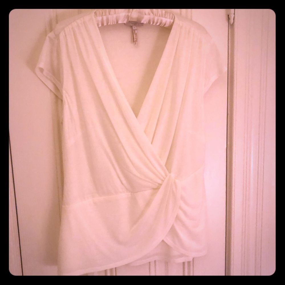 NWT beautiful draped top by Laundry - Shelli Segal
